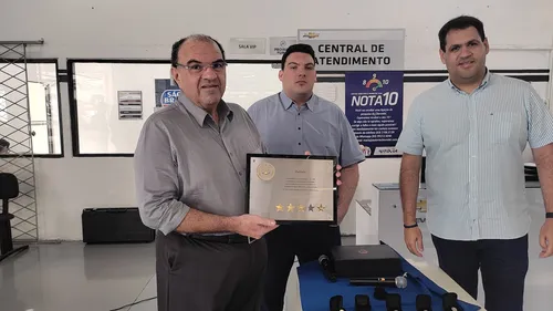 
				
					Autovia e Brazmotors recebem prêmio de 'Concessionária Classe A' da GM
				
				