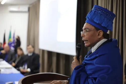 
				
					Escritor Políbio Alves recebe título de Doutor Honoris Causa pela UFPB: ‘respeito pela literatura brasileira produzida na Paraíba’
				
				