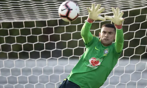 
                                        
                                            Por que Santos? O goleiro paraibano deve ou não ir à Copa do Mundo no Catar?
                                        
                                        