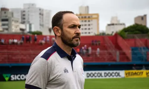 
                                        
                                            Moisés Egert chega ao Botafogo-PB mostrando entusiasmo e pedindo apoio da torcida
                                        
                                        