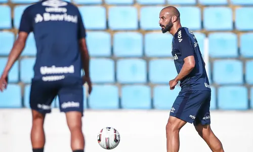 
                                        
                                            Grêmio inicia preparação para o jogo contra o Náutico, na Série B, sem Thaciano
                                        
                                        