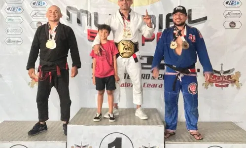 
                                        
                                            Paraibano celebra sexto título internacional de jiu-jitsu
                                        
                                        