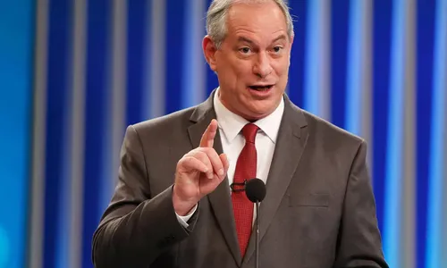 
                                        
                                            Ciro Gomes bateu pesado em Lula e em Bolsonaro ao confirmar sua candidatura no Manifesto à Nação
                                        
                                        