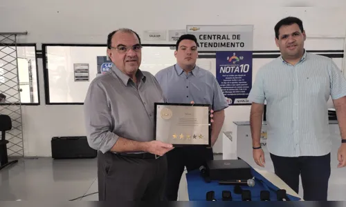 
				
					Autovia e Brazmotors recebem prêmio de 'Concessionária Classe A' da GM
				
				