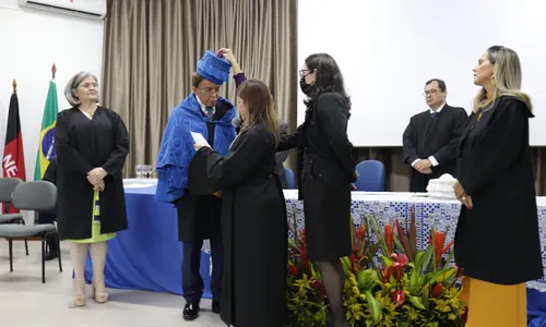 
                                        
                                            Escritor Políbio Alves recebe título de Doutor Honoris Causa pela UFPB: ‘respeito pela literatura brasileira produzida na Paraíba’
                                        
                                        