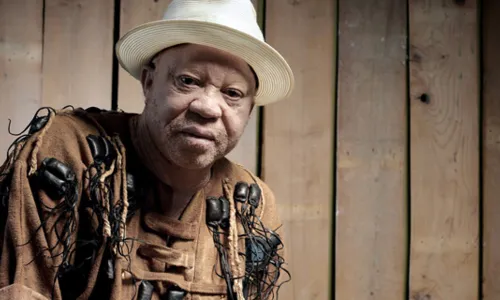 
				
					Chico César César confirma participação de Salif Keita em novo disco
				
				