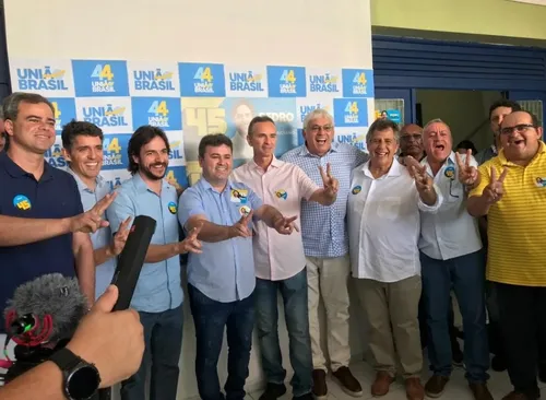 
				
					Ex-deputado federal, eleitor de Lula, anuncia apoio a Pedro Cunha Lima
				
				