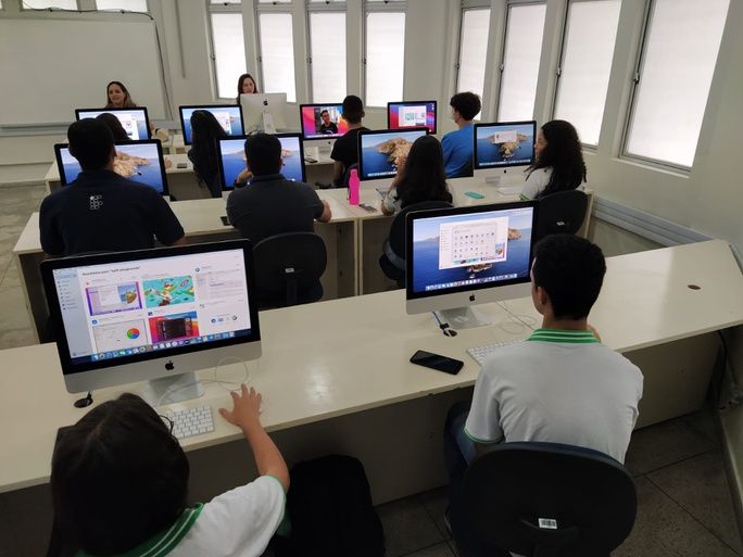 
                                        
                                            Laboratório do IFPB de Campina Grande ganha selo de escola da Apple
                                        
                                        