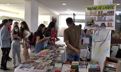 
                                        
                                            Bazar vende livros usados para ajudar animais em situação de rua, em Campina Grande
                                        
                                        