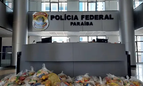 
                                        
                                            PF apreende carros com cestas básicas e material de campanha em João Pessoa
                                        
                                        