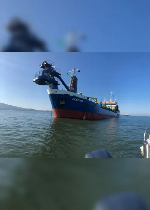 
                                        
                                            Embarcação projetada para ampliar canal de acesso do porto de Cabedelo chega à Paraíba
                                        
                                        