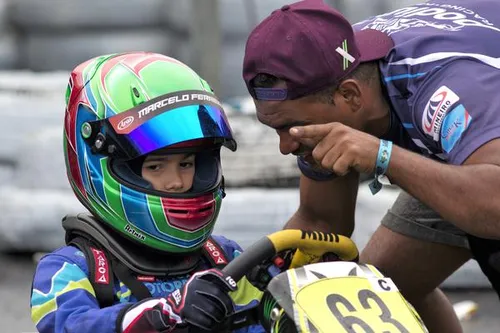 
				
					Marcelo Ferreira quer usar experiência no Brasileiro de Kart como aprendizado
				
				