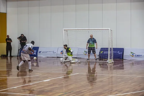 
				
					Apace vence o Maestro da Bola nos pênaltis e é pentacampeã brasileira de futebol de cegos
				
				