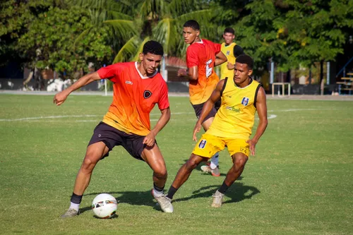 
				
					De folga em João Pessoa, Tiquinho Soares acompanha amistoso sub-20 entre CSP e Botafogo-PB
				
				