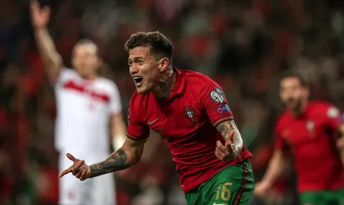 
				
					Otávio estreia com Portugal e se torna o quinto paraibano a disputar uma Copa do Mundo
				
				