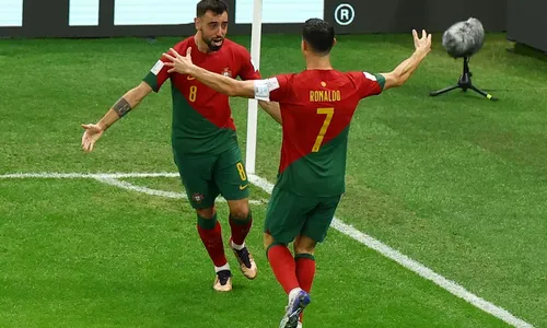 
                                        
                                            Com Otávio lesionado, Portugal vence o Uruguai e se classifica para as oitavas da Copa
                                        
                                        