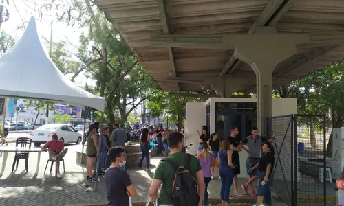 
                                        
                                            Estudantes denunciam que foram impedidos de fazer provas do Enade em Campina Grande
                                        
                                        