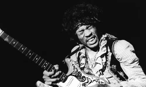 
                                        
                                            Jimi Hendrix foi o maior porque escreveu a gramática e a história do seu instrumento
                                        
                                        