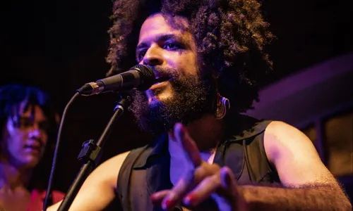 
                                        
                                            'Livrai-nos do mal': Pedro Indio Negro lança novo álbum com músicas autorais
                                        
                                        