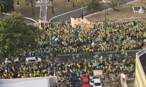 
                                        
                                            Bolsonaristas protestam e deixam trânsito lento na Avenida Epitácio Pessoa, em João Pessoa
                                        
                                        