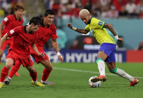 
				
					Brasil goleia Coreia do Sul e pega Croácia nas quartas da Copa do Mundo
				
				