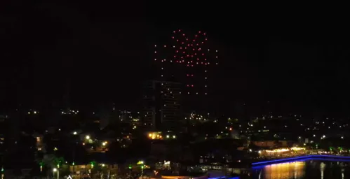 
				
					Show de drones ilumina céu de Campina Grande no Natal; veja imagens
				
				