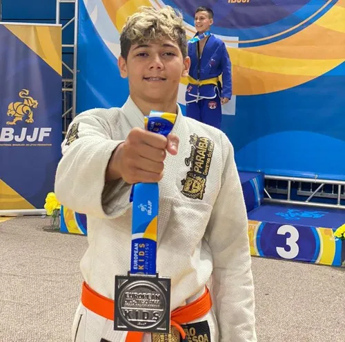 
				
					Paraibano Arthur Piloto conquista medalha de prata no Campeonato Europeu de jiu-jitsu, na Irlanda
				
				