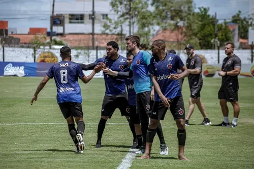 
				
					Miller quer Botafogo-PB com foco no jogo da volta, contra o ABC
				
				