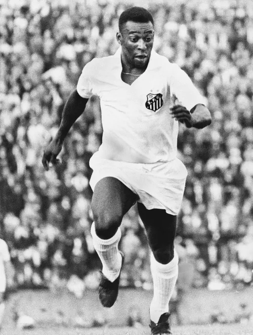 
				
					Morre Pelé, o Rei do Futebol, aos 82 anos
				
				