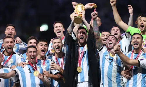 
                                        
                                            Copa do Mundo no Catar: Messi brilha, Argentina vence França nos pênaltis e conquista o tri
                                        
                                        