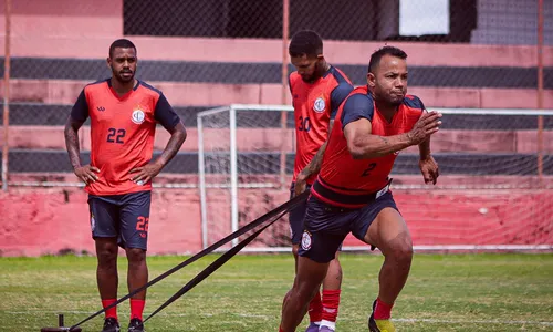 
                                        
                                            Railan vê Campinense dando cara ao time titular já no primeiro amistoso da pré-temporada
                                        
                                        