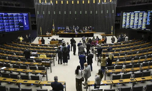 
                                        
                                            Orçamento secreto: novas regras são aprovadas no Congresso em meio a votação no STF
                                        
                                        