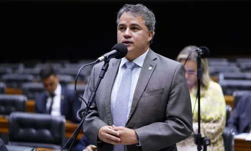 
                                        
                                            Efraim Filho toma posse em Brasília e será o novo líder do União Brasil no Senado
                                        
                                        