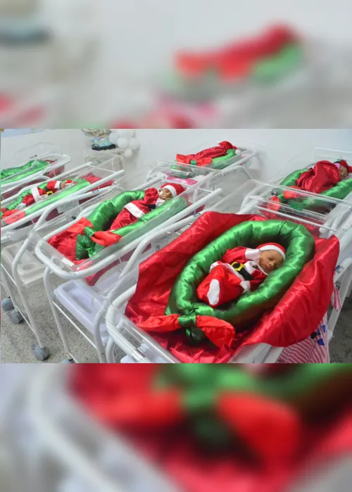 
                                        
                                            Bebês prematuros são vestidos com temas natalinos em maternidade de João Pessoa
                                        
                                        
