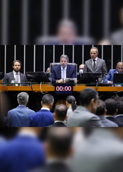 
                                        
                                            PEC da Transição é promulgada após voto 'fechado' de paraibanos no Senado
                                        
                                        