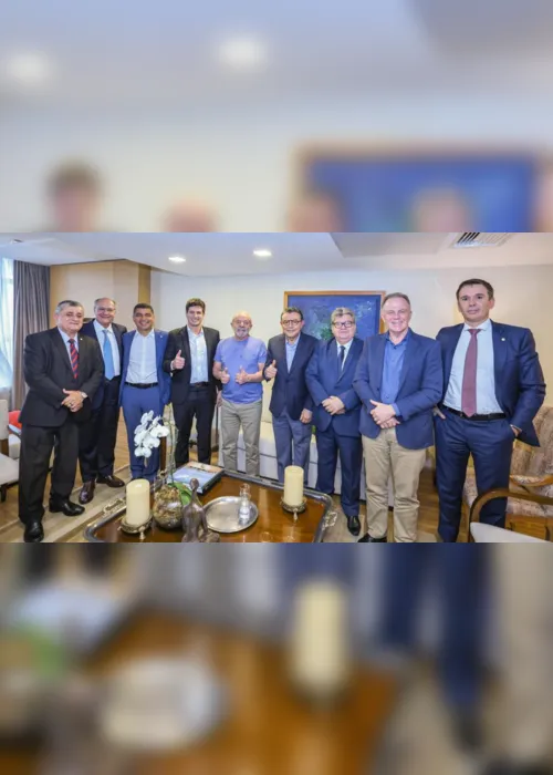 
                                        
                                            João Azevêdo tem encontro com Lula e cúpula do PSB para tratar "planos para o futuro"
                                        
                                        