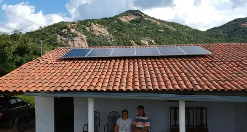 
				
					Benefícios da energia solar estimulam formação de cooperativas e potencializam agricultura familiar na Paraíba
				
				