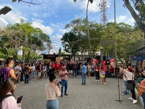 
				
					Após ataques em Brasília, movimentos de esquerda realizam atos em defesa da democracia
				
				