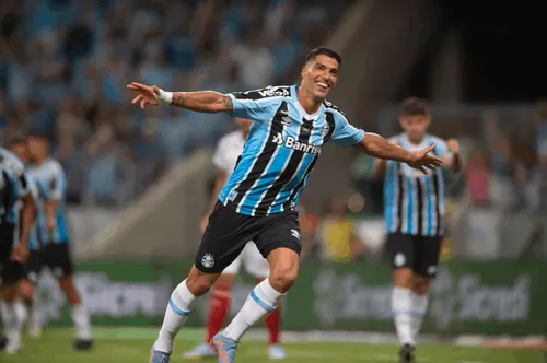 
				
					Thaciano elogia contratações do Grêmio e destaca chegada de Suárez
				
				