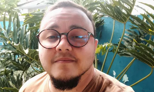 
                                        
                                            'Tentei fugir de quem eu era até os 30 anos', revela homem trans
                                        
                                        