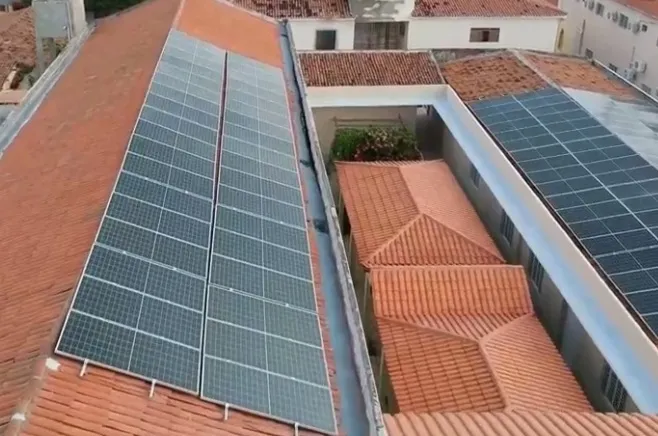 Instituições de ensino, Judiciário e Igreja aproveitam o sol da Paraíba para diminuir gastos com energia elétrica