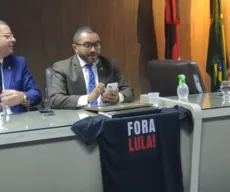 Eleitor de Bolsonaro, vereador leva camisa com 'Fora Lula' na primeira sessão da Câmara
