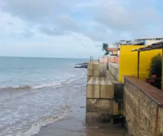 Muro na praia do Bessa: empresa diz que não recebeu notificação para demolir paredão