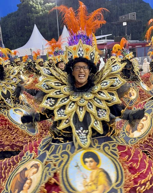 
				
					Dragões da Real encerra desfiles do carnaval de São Paulo com homenagens a João Pessoa
				
				