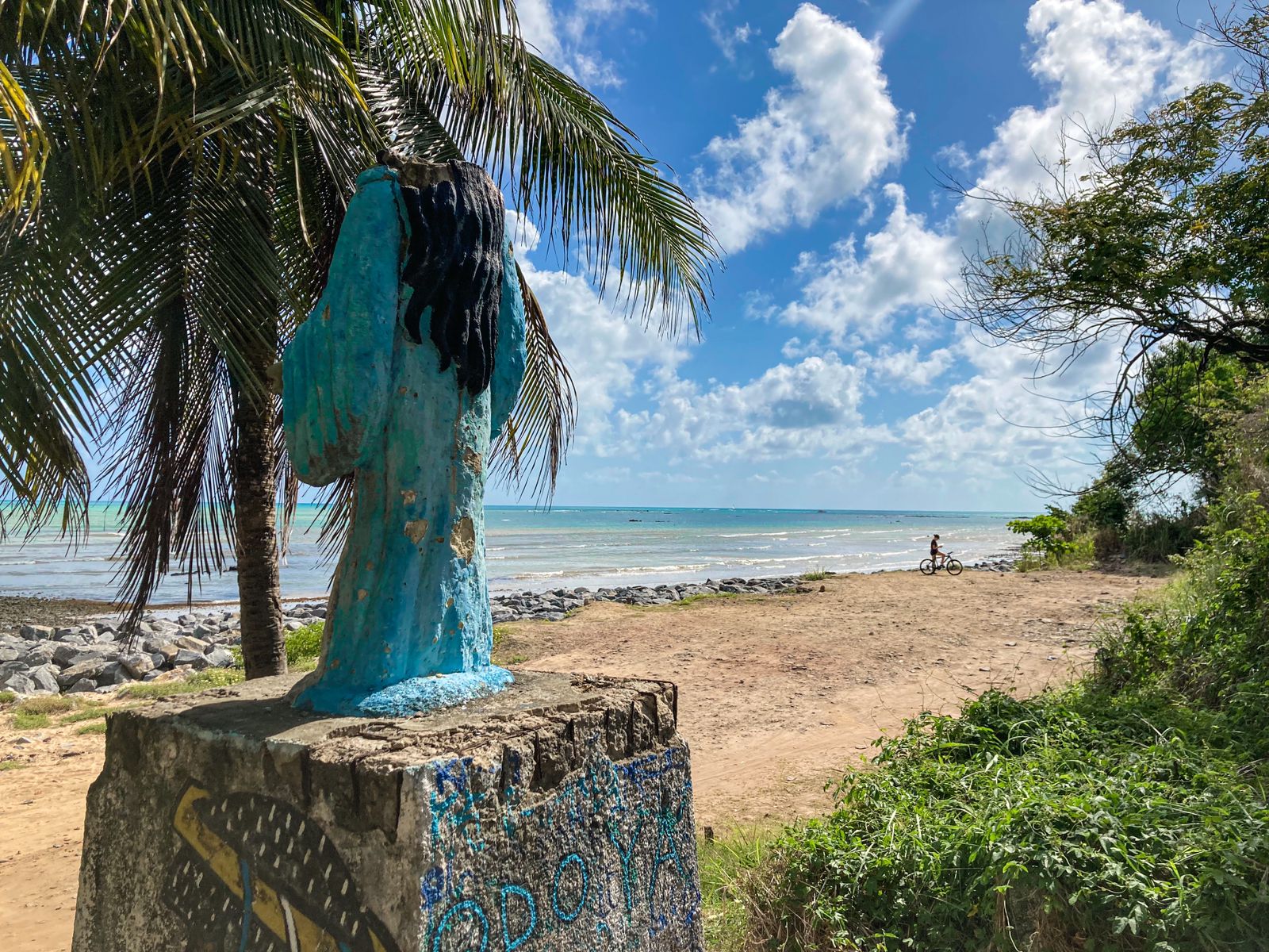 
				
					SPU quer analisar projeto para revitalizar praça onde estátua de Iemanjá está decapitada em até 15 dias
				
				