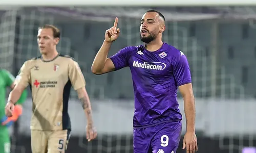 
                                        
                                            Arthur Cabral se firma na Fiorentina e é o artilheiro histórico da Liga Conferência
                                        
                                        