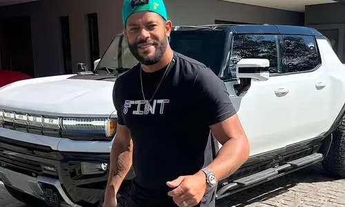 
                                        
                                            Hulk compra carro de luxo avaliado em R$ 1,6 milhão
                                        
                                        