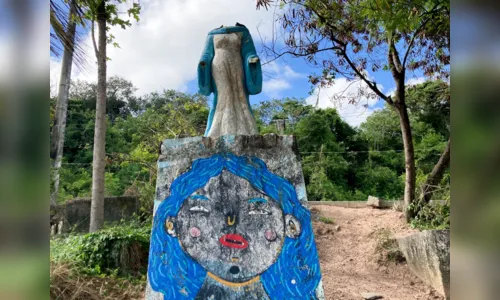 
				
					Estátua decapitada de Iemanjá é revitalizada por artistas, mas deve ser substituída
				
				
