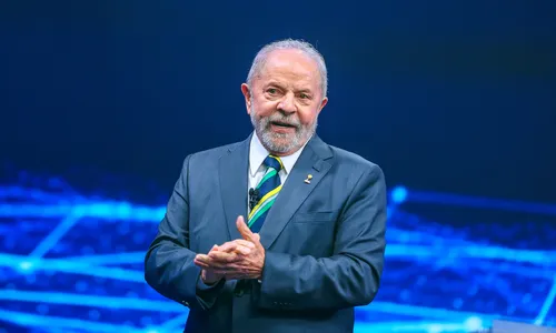 
                                        
                                            Lula confirma aumento do salário mínimo para R$ 1.320 e isenção de IR a R$ 2.640
                                        
                                        