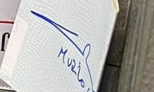 
				
					Operação Talir: cheque encontrado em cofre pela PF tem assinatura similar a de Murilo Galdino no verso
				
				